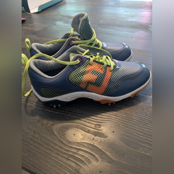 Like New Footjoy Kids Athletic Golf Shoes - Picture 1 of 6